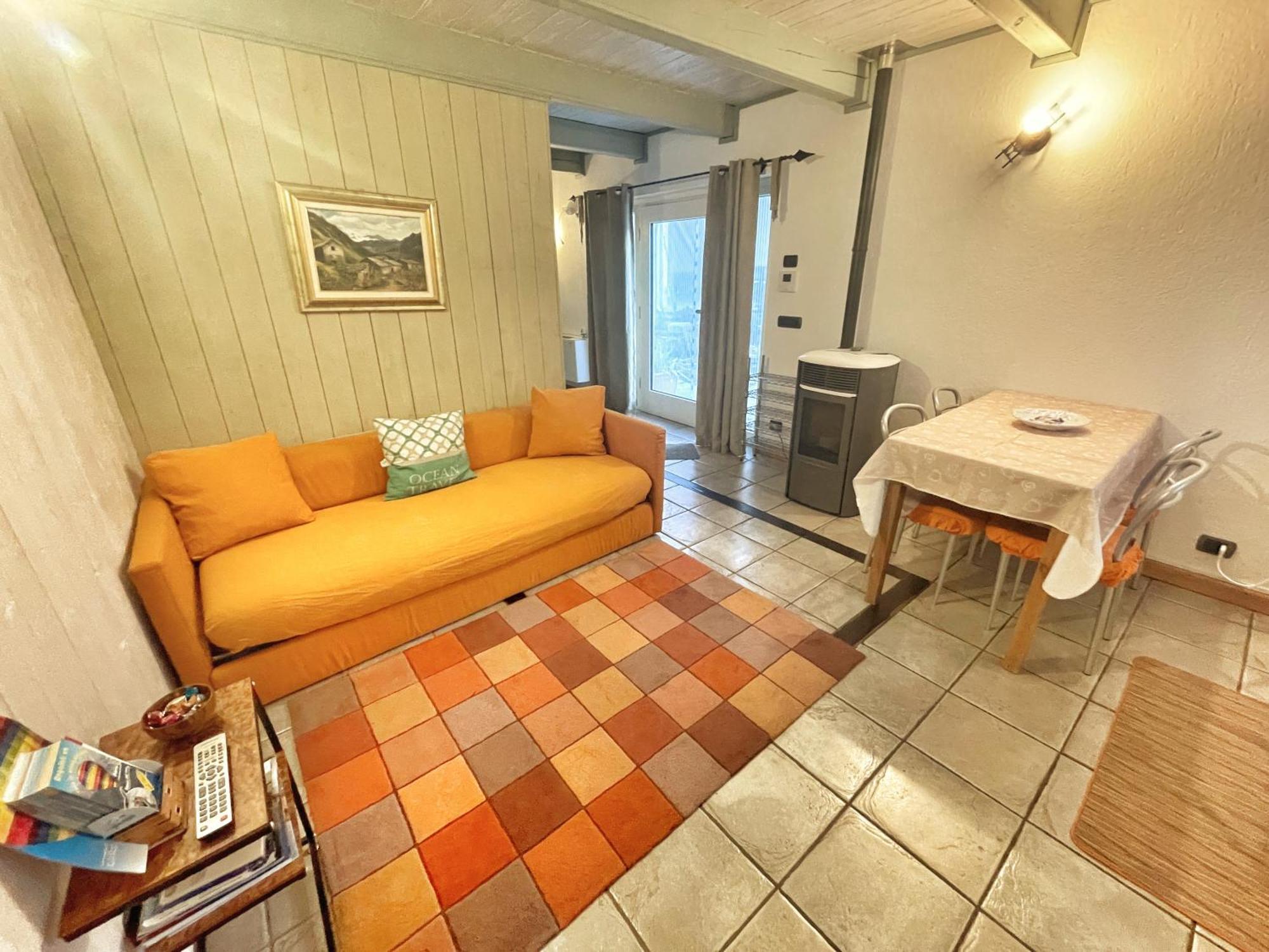 La Casina Di Oscar Ad Ao V Combe Vda Quart 0014 E 00I6 Apartment Exterior photo